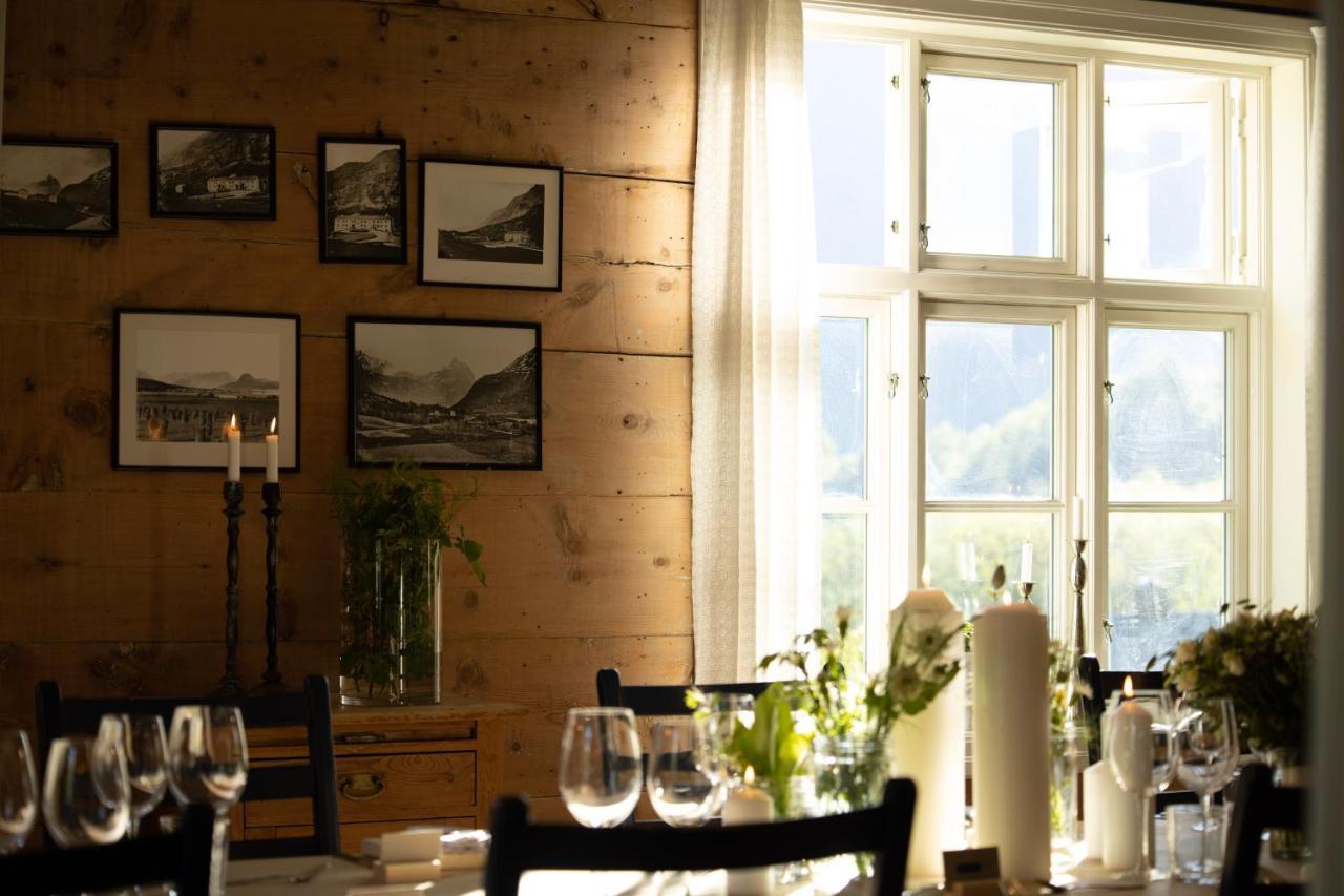 Hotel Aak Andalsnes Bagian luar foto