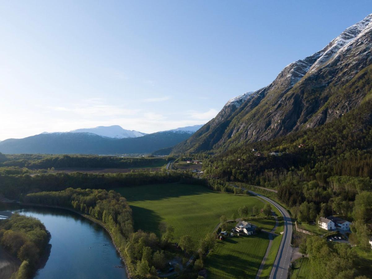 Hotel Aak Andalsnes Bagian luar foto