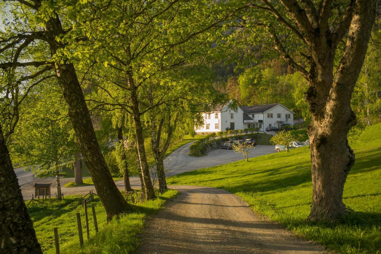 Hotel Aak Andalsnes Bagian luar foto