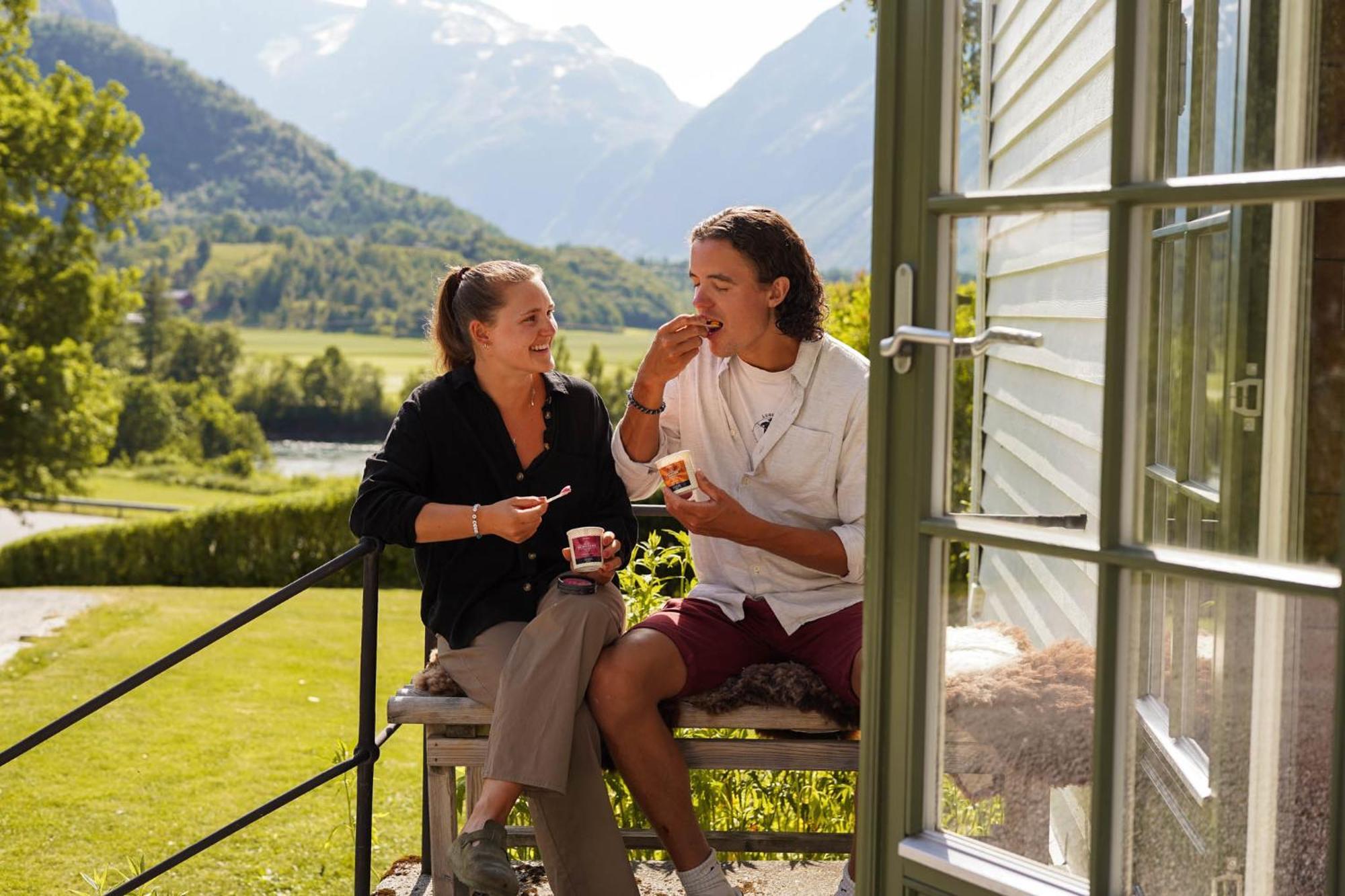 Hotel Aak Andalsnes Bagian luar foto